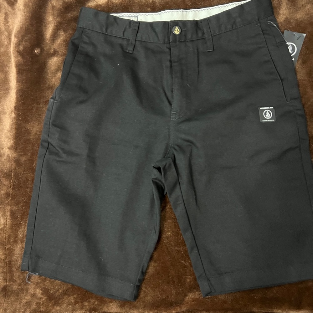NWT Volcom black shorts